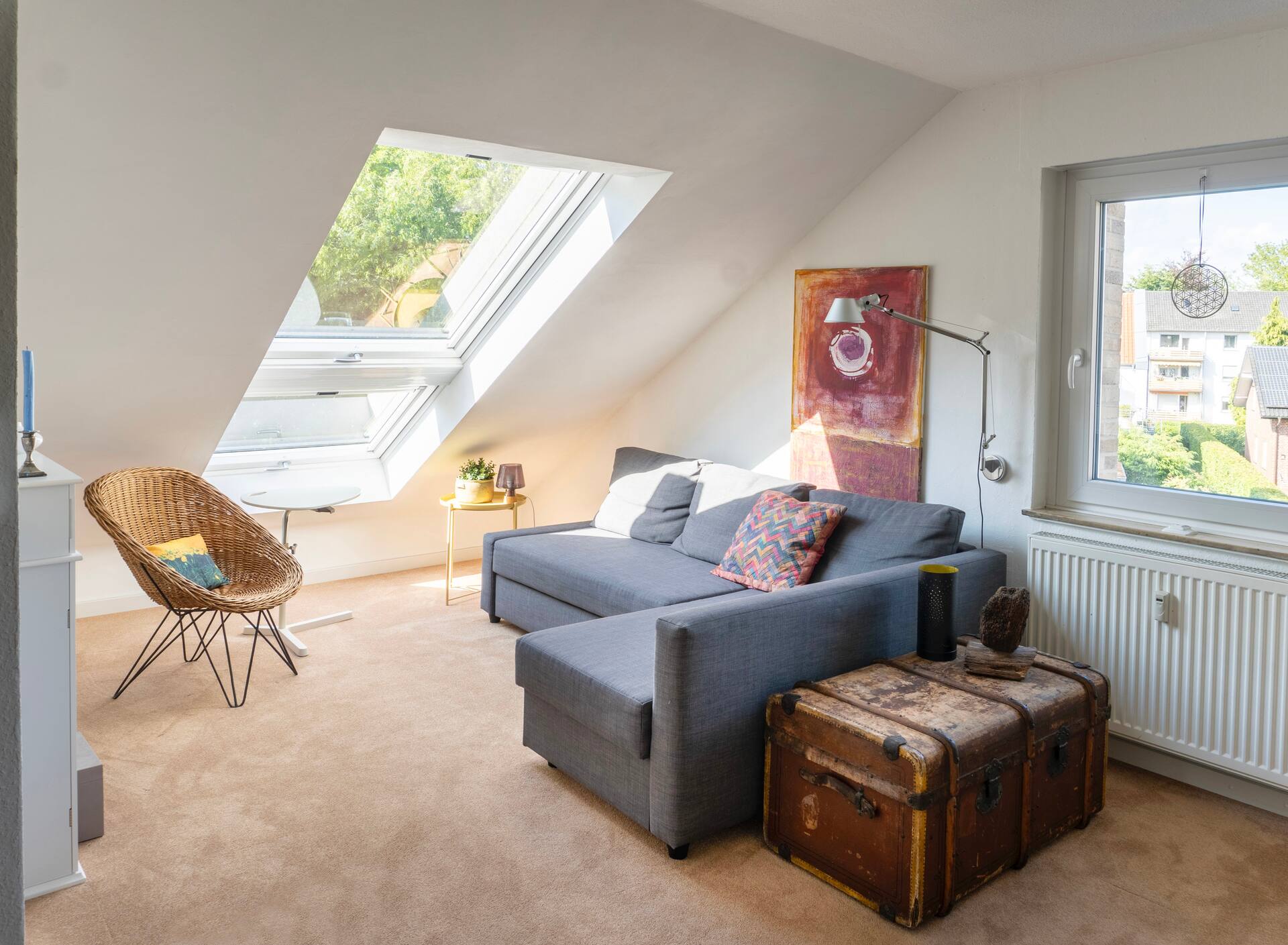 Bright apartment in a quiet location with air conditioning