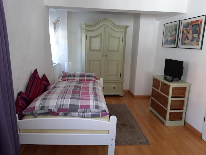 Cama 1,17 x 200 m
con colchón nuevo (05/2021)