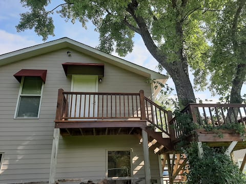 TreeHouse Haven, Very Private, Great Location