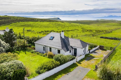 Successful Airbnb property: Fladda Chuain Cottage- Kilmuir - 5 miles from Uig in Kilmuir