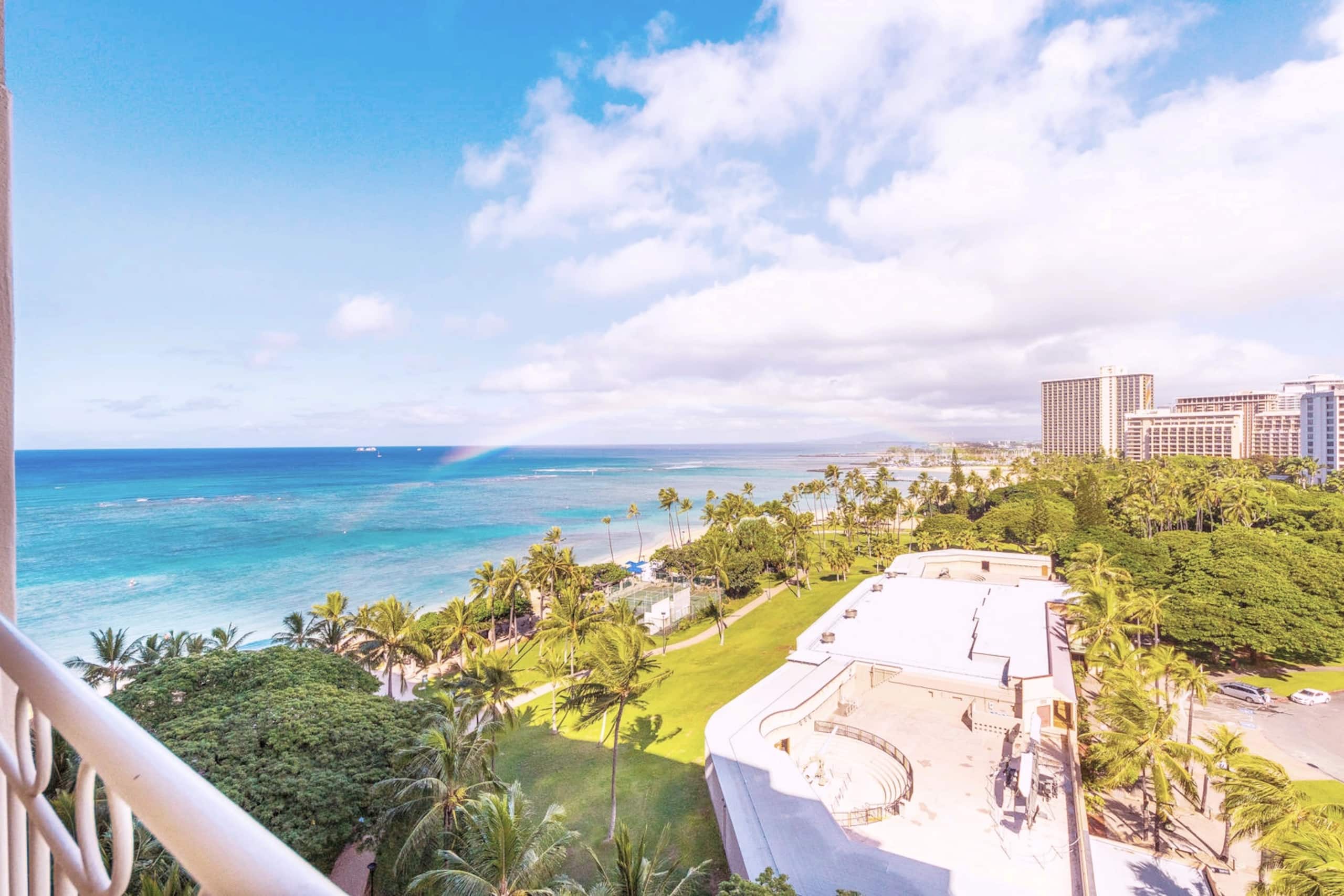 Condo in Honolulu · ★4.89 · 1 bedroom · 1 bed · 1 private bath - Image 13