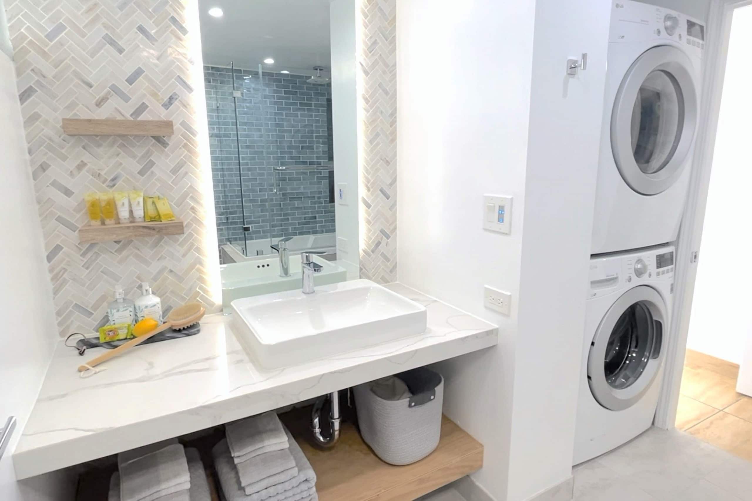 Condo in Honolulu · ★4.89 · 1 bedroom · 1 bed · 1 private bath - Image 15