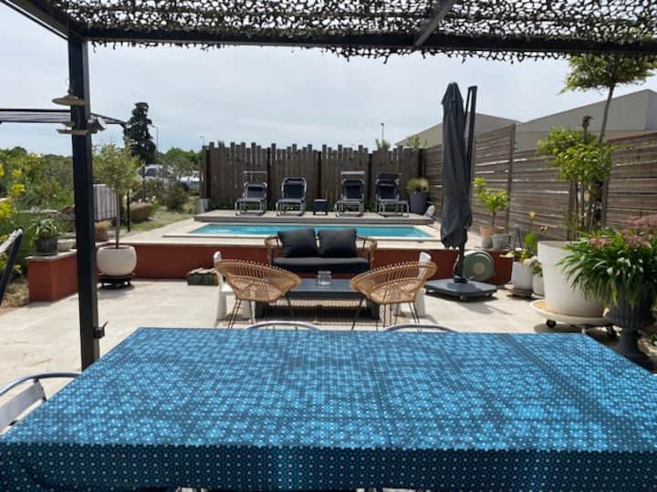 The little house in the vineyards Houses for Rent in SainteCécilelesVignes, ProvenceAlpes