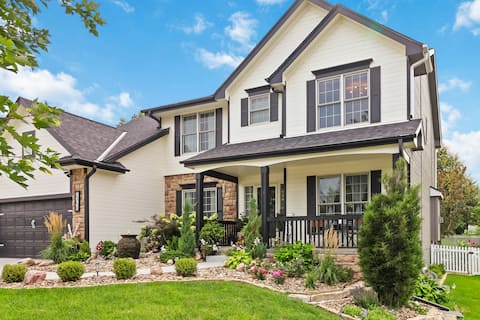 Family-Friendly 5BR Home w/ Games & Massage Chair