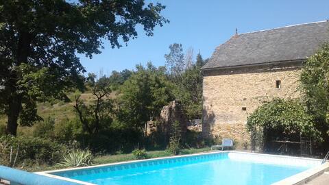 2 eco-friendly homes in private hamlet