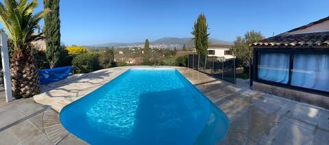 Villa with 180 ° view of Grasse
