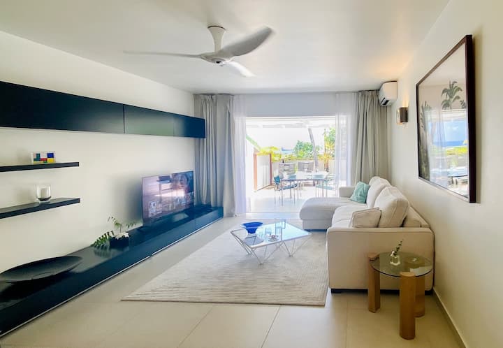 Main area / living room.