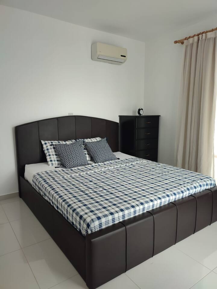 Главна спална соба

Главна спална соба