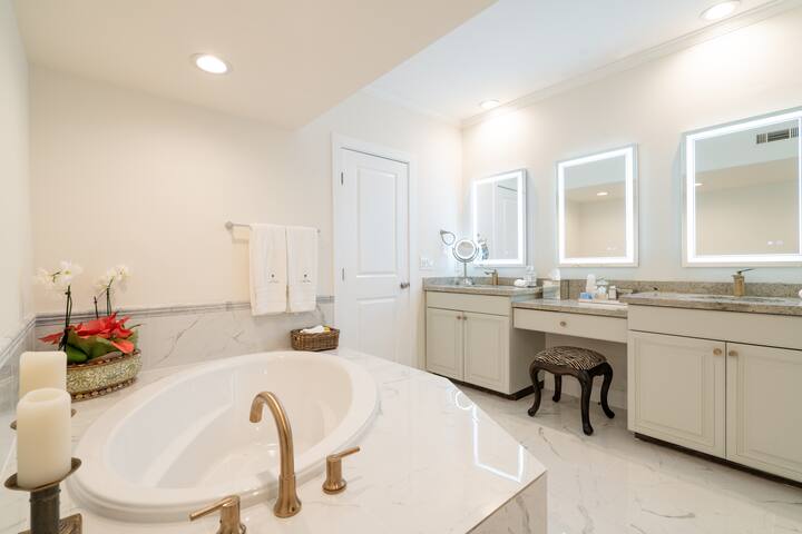 Long term Dream Cali Coastal 5* luxury Pool & Spa gallery image 2