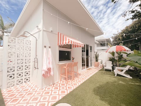 The Cabana - Retro Beachside Bungalow