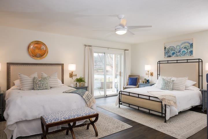 New floors, beds, bedside tables, lamps, rugs. Plenty of lighting and bedside tables for your comfort. Mini-splits for A/C and heat, which you control with a remote.  