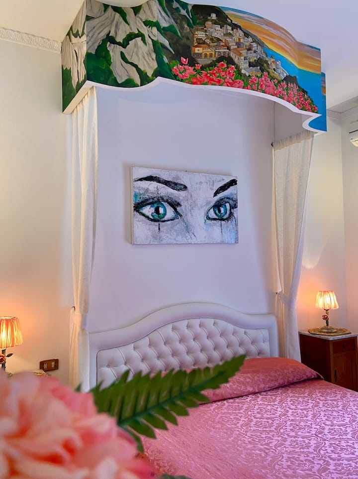 Ვარდისფერი ალმასის საძინებელი აპარტამენტი 