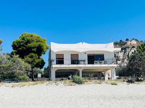 Beach villa in Bova Marina (Reggio Cal.)