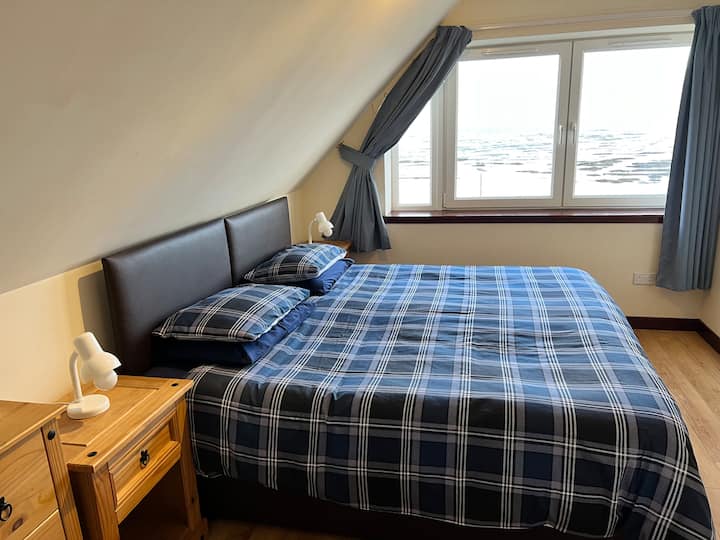 Upstairs Double Bedroom - Super Kingsize Bed