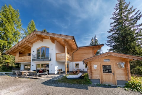Chalet Zillertal Arena 2, Luxurious Alpine Lodge,