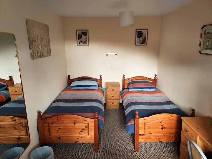 Upstairs twin bedroom