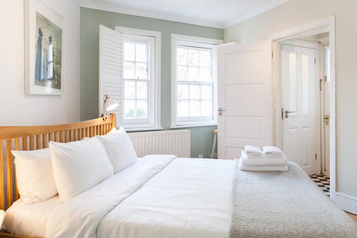 Roof Terrace Flat in Hampstead | Pass The Keys