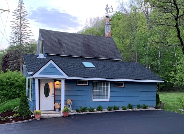 Charming New England Cottage Cottages for Rent in Manchester, Vermont