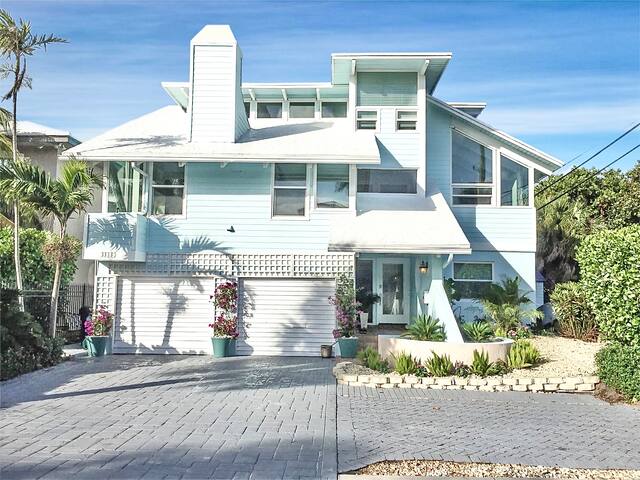 The Ultimate Beach House. Over 130 5Star Reviews gallery image 2
