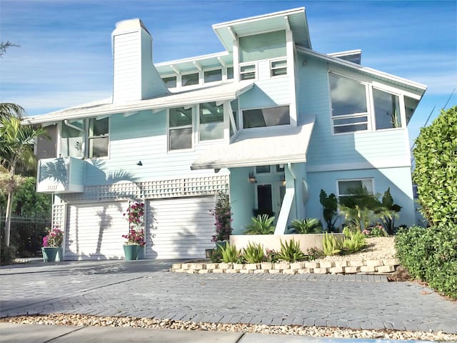 The Ultimate Beach House. Over 130 5Star Reviews