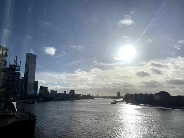 900sq ft 1 bedroom flat in Limehouse Apartments for Rent in Limehouse