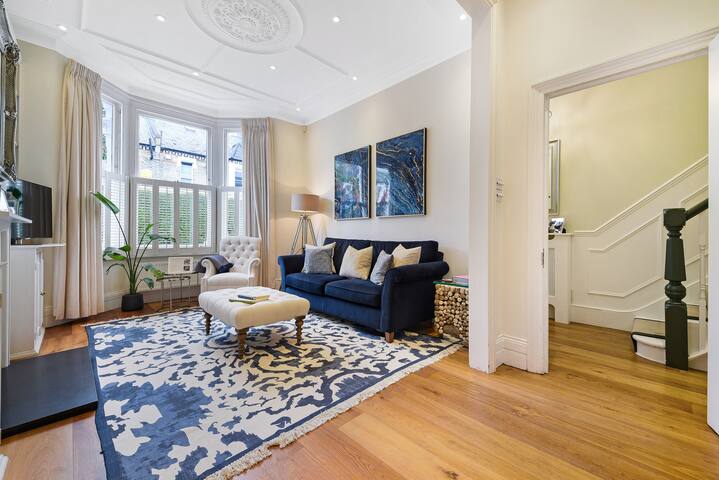Beautiful 3 bedroom Victorian House in Clapham