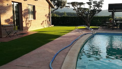 Magnificent house ,pool 30km Barcelona 10km playa