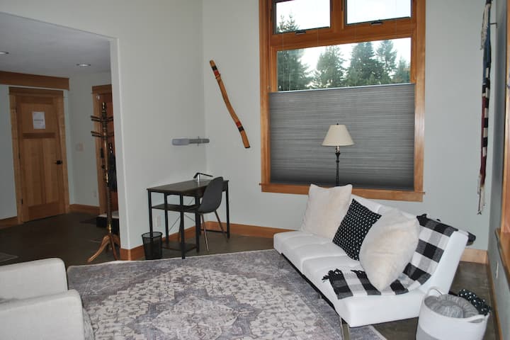 Hidden Grove Guest House - Silverton, OR
