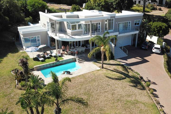 Beautiful Villa inside Secure Estate in Hout Bay gallery image 4