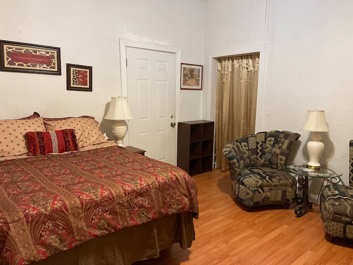 775 monthly (31 day min. per code restrictions) Houses for Rent in