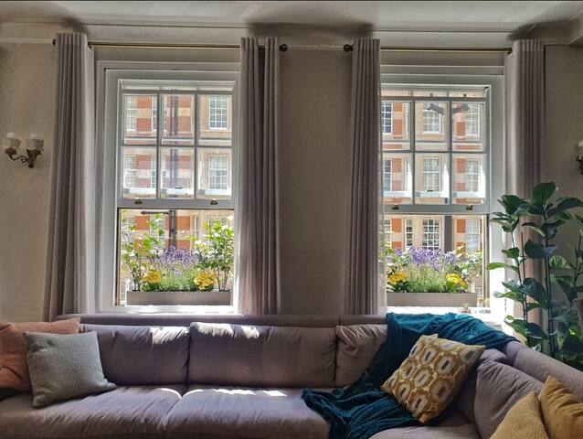 Spacious 4 BR apartment, in Marble Arch gallery image 2