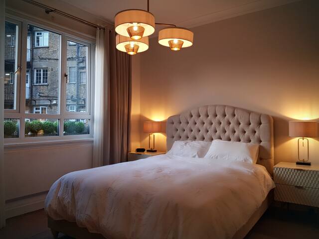 Spacious 4 BR apartment, in Marble Arch gallery image 4