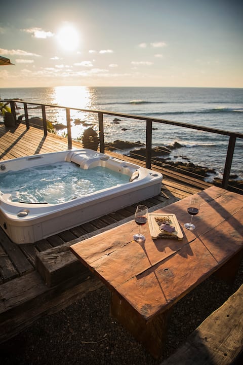 Agua Pichilemu private spa houses above the sea
