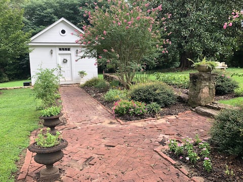 Tucker Cottage Guest House