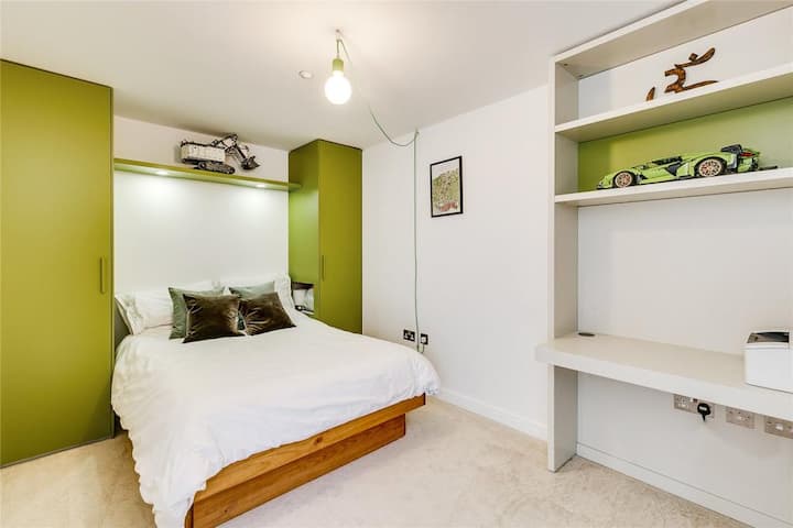 Islington hide-away