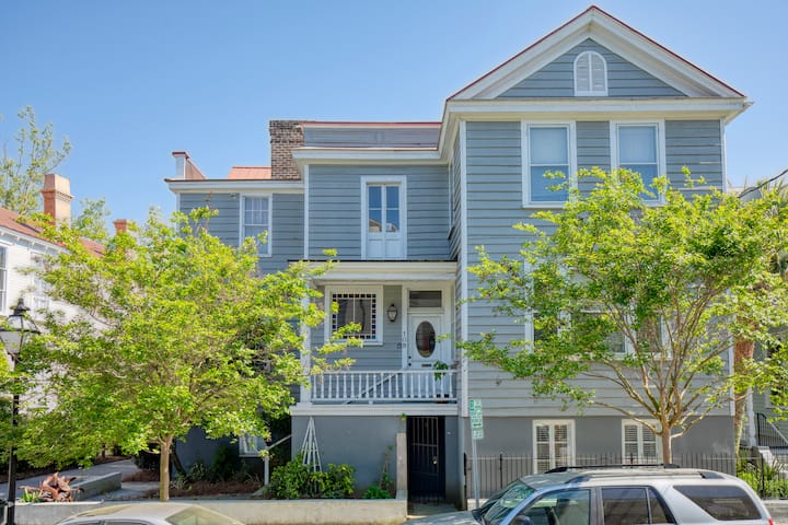 B-Cozy Downtown 1bd w/ King Bed + Parking Space