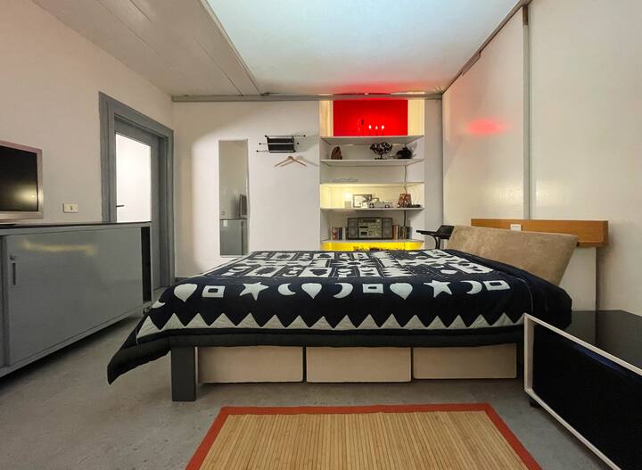 Apartment near metro and tram