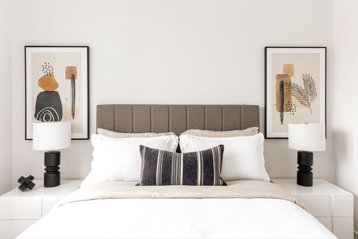 დამატებითი საძინებელი: გადაწვეთ ფართო, კომფორტულ საწოლზე და მშვიდად დაიძინეთ.