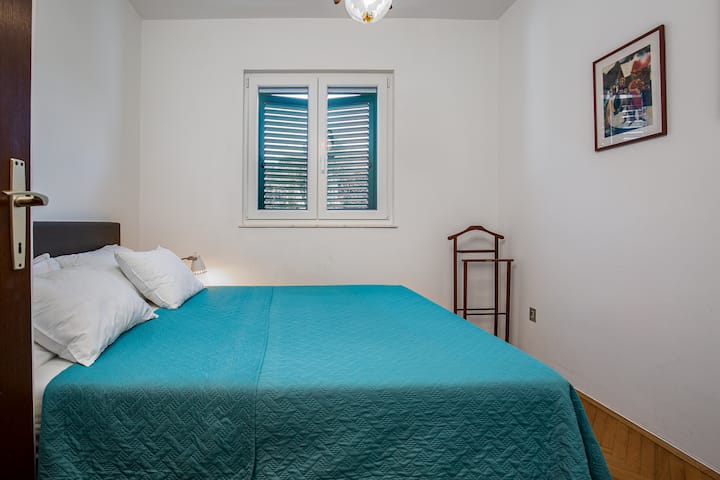 Planta baja, dormitorio 1.