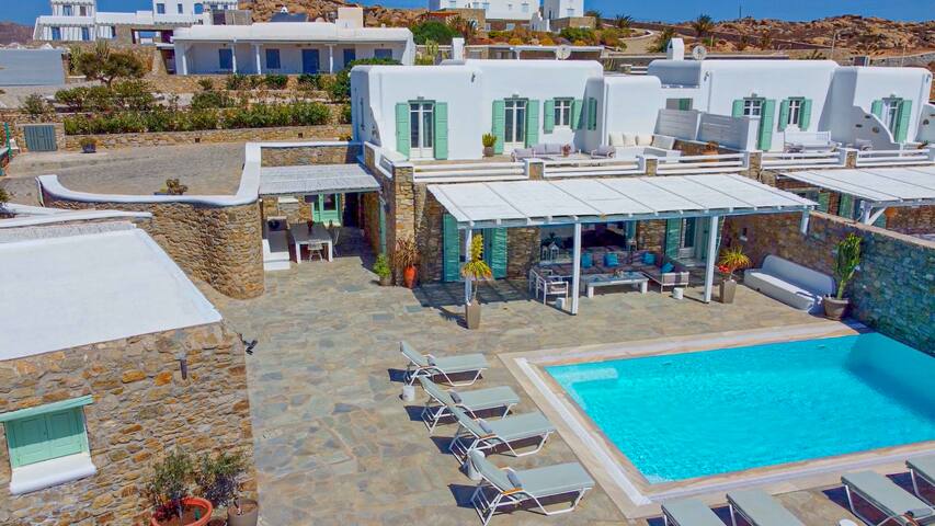 Mando 1 Pool Villa w Sea Views – Five Bedrooms gallery image 5