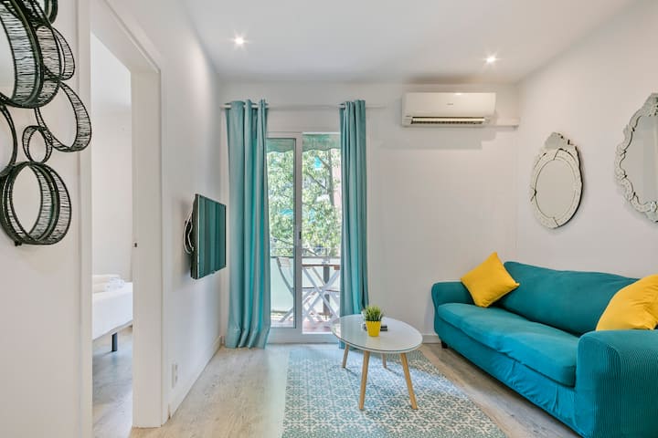 Stylish 3Br Apt with Balcony