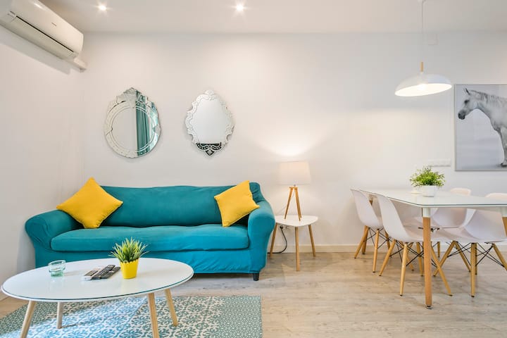 Stylish 3Br Apt with Balcony