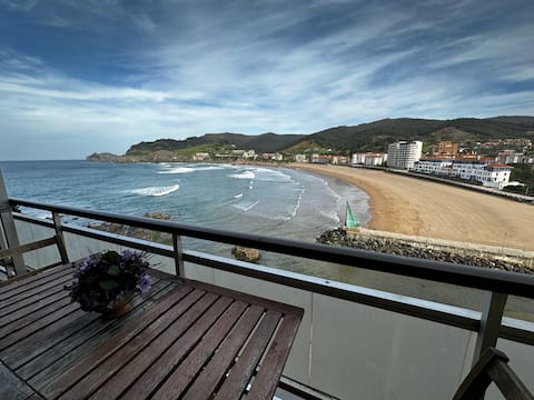 Magnificent ocean views + Free Wi-Fi