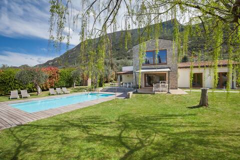 Villa Cipresses   - Luxury and Lounge
