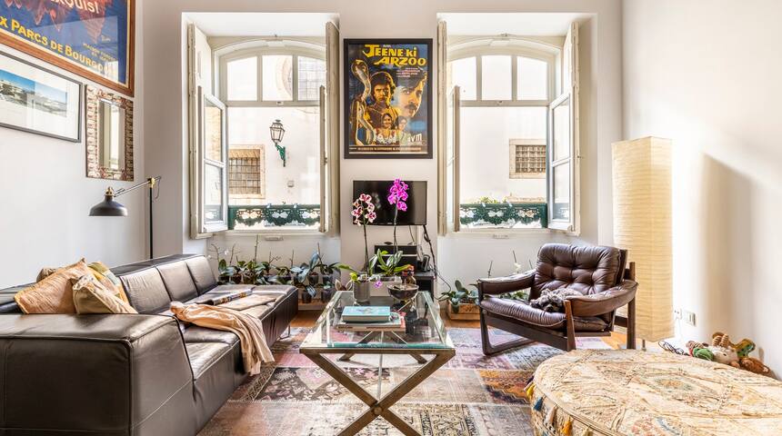 Stylish and Spacious House in Principe Real gallery image 2