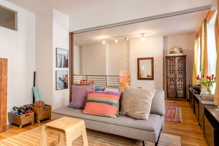 Colorful 2+ Bedroom Apt. on NYC’s Lower East Side gallery image 3