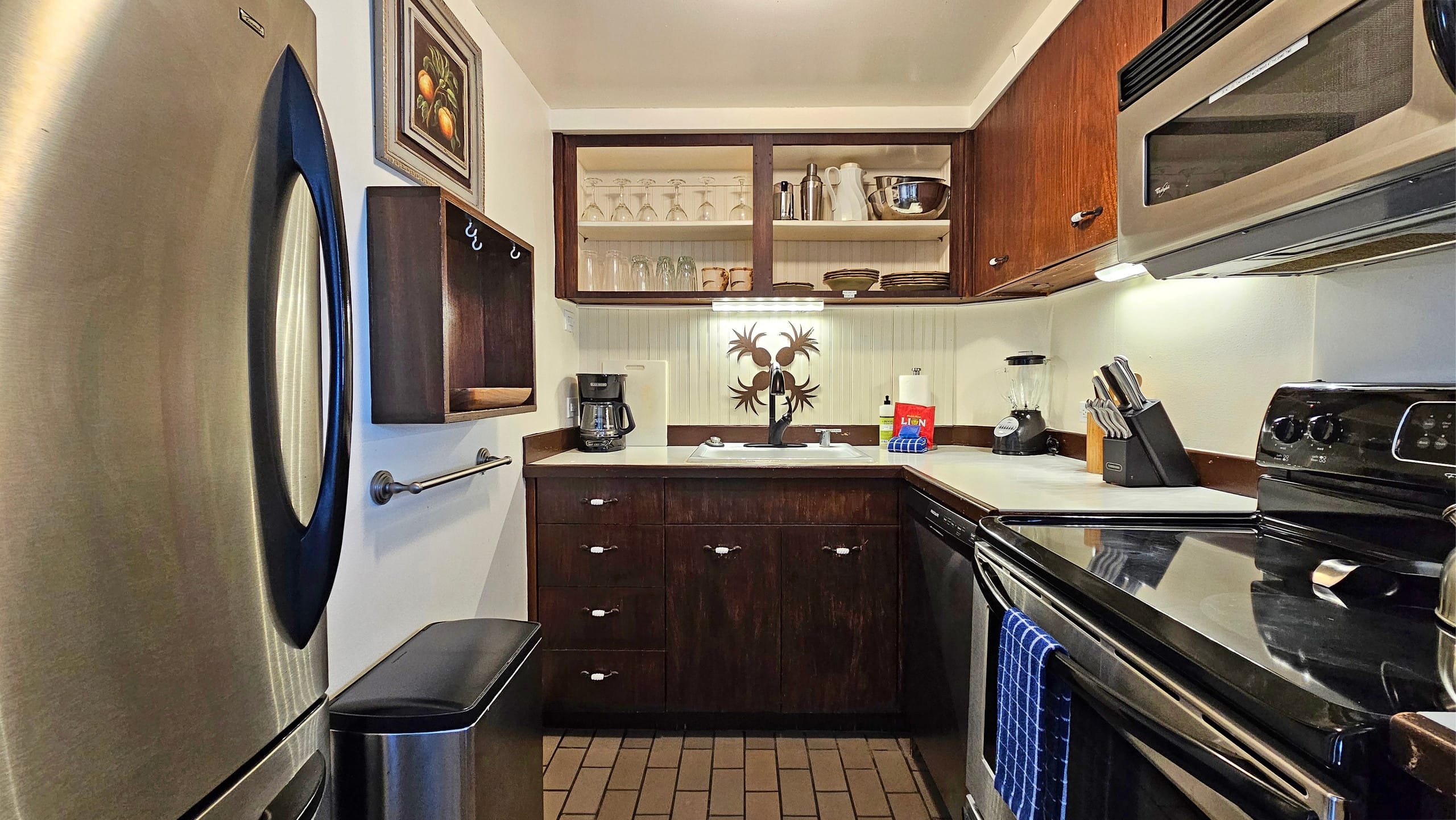 Condo in Honolulu · ★4.36 · 1 bedroom · 1 bed · 1 private bath - Image 7