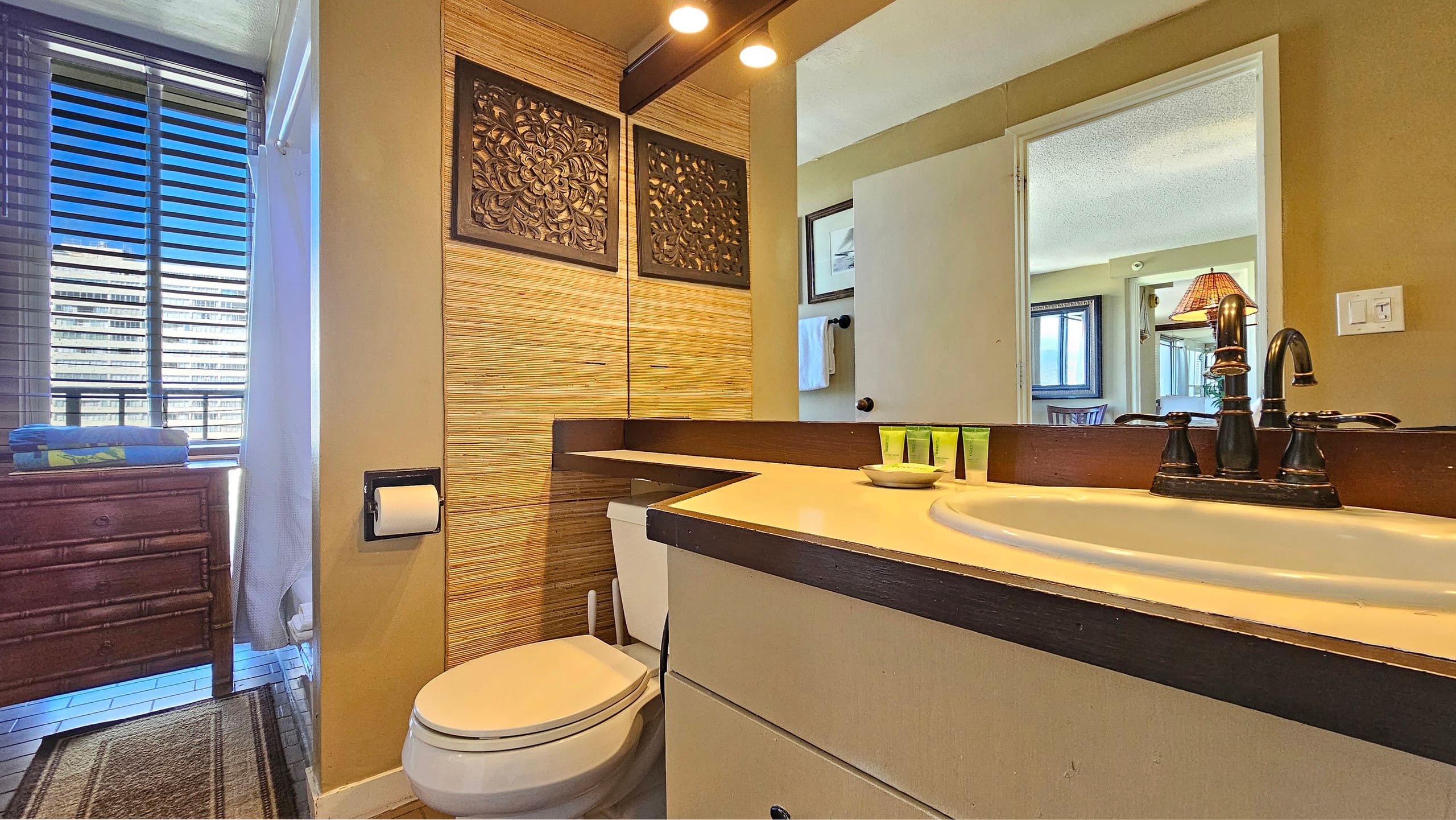 Condo in Honolulu · ★4.36 · 1 bedroom · 1 bed · 1 private bath - Image 19