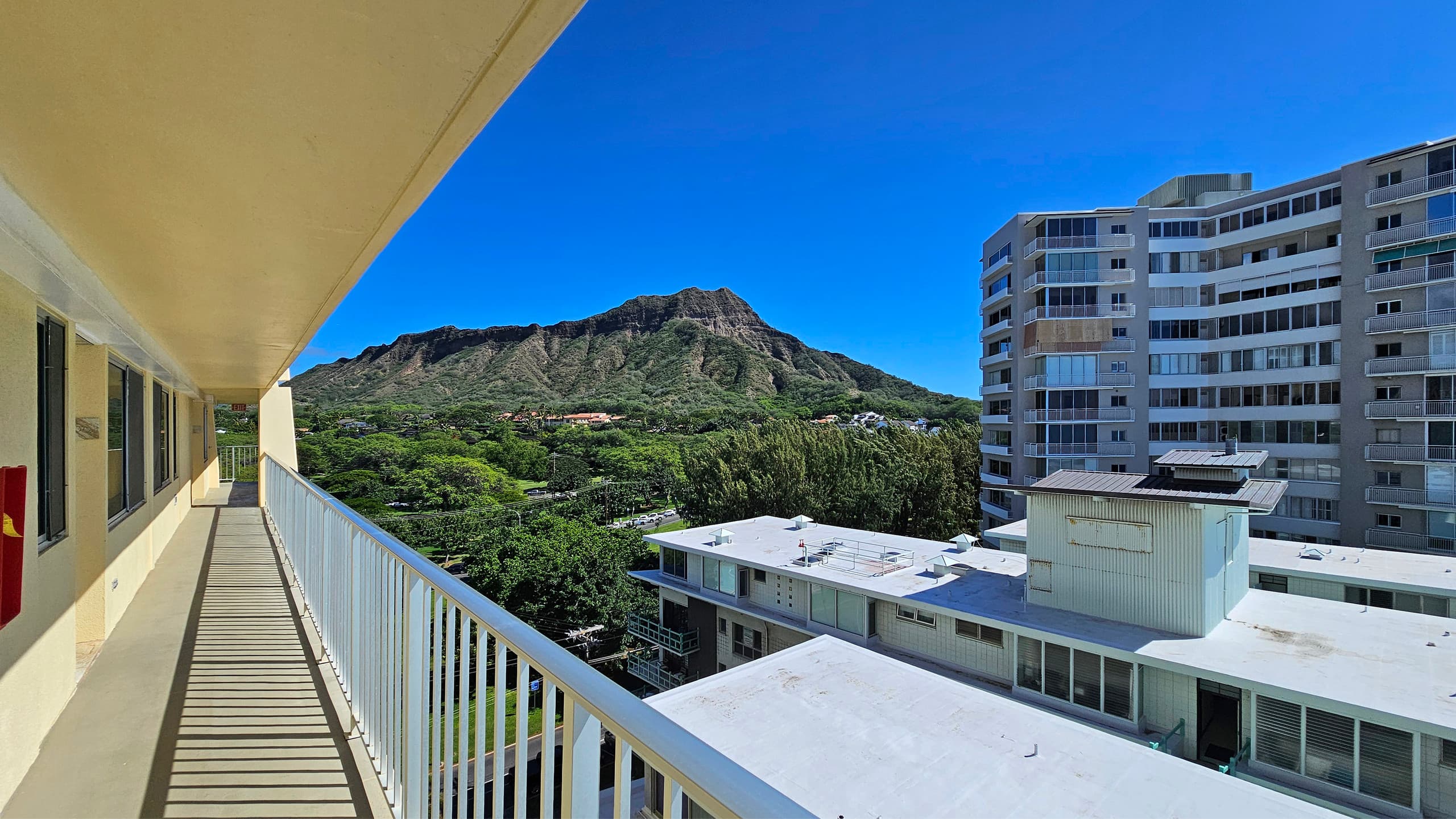 Condo in Honolulu · ★4.36 · 1 bedroom · 1 bed · 1 private bath - Image 33