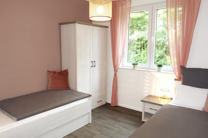 2. Schlafzimmer mit 2 Einzelbetten